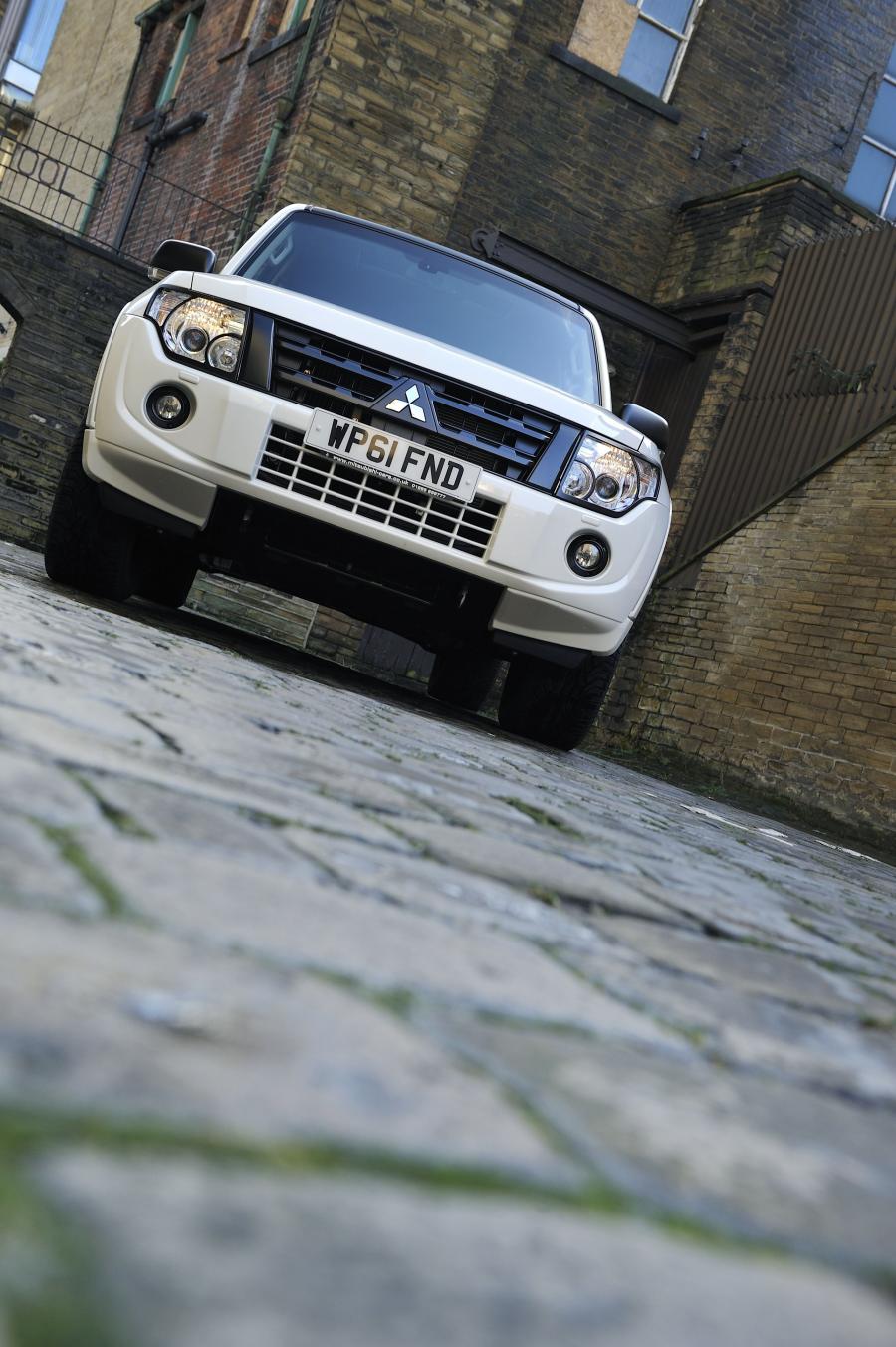  Mitsubishi Shogun Black 2012 года  (UK) (фото 74 из 85)